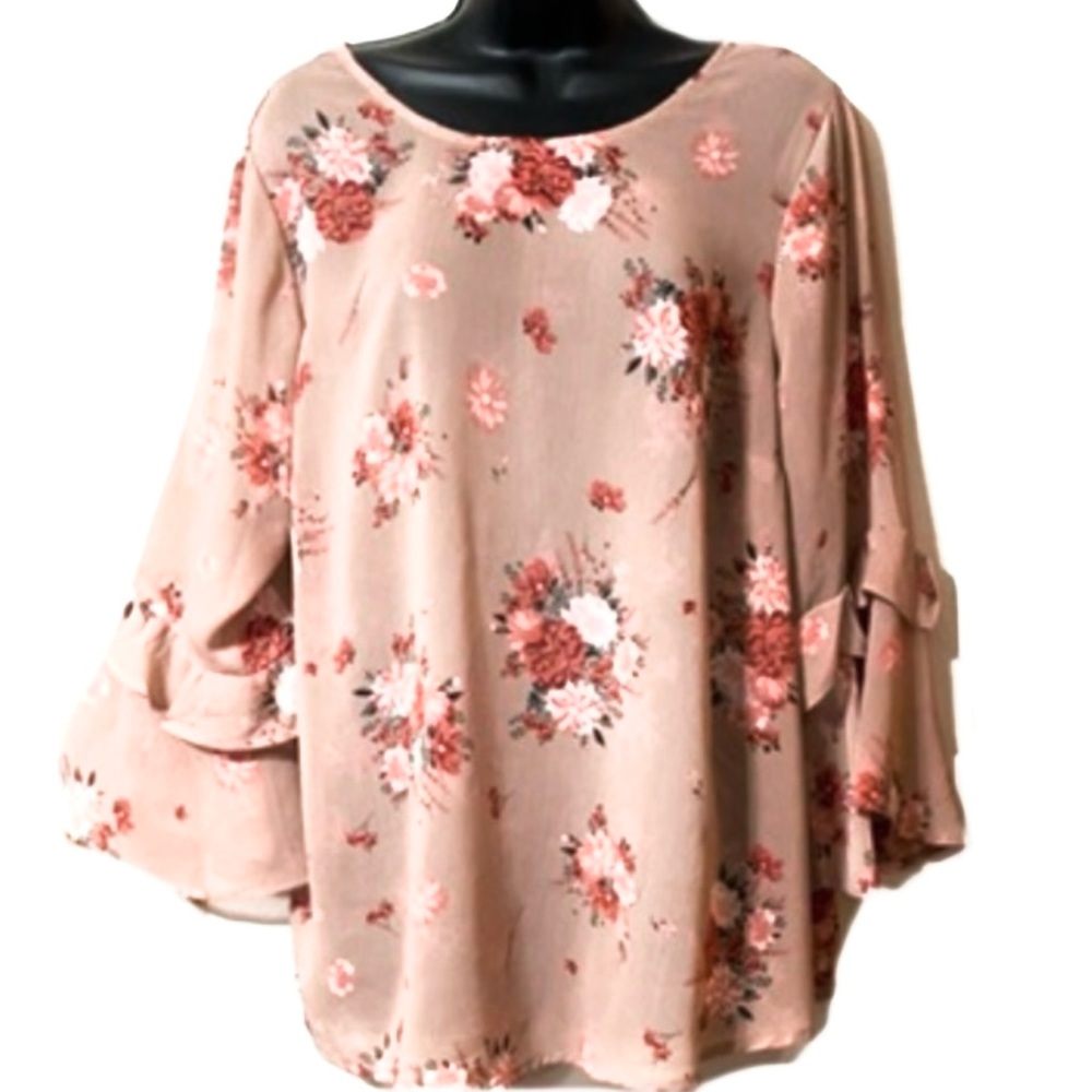 🌺TORRID Pretty Floral Top🌺